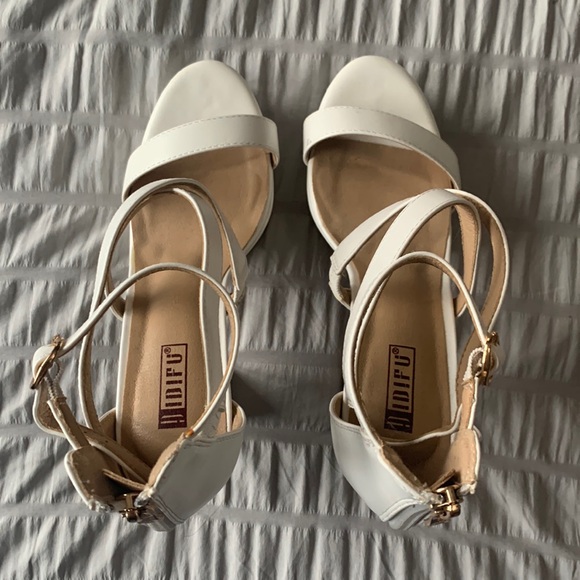 White strap high heels - Picture 1 of 3